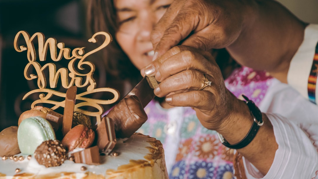 Celebrate Love and Commitment: Perfect Jewelry Gifts for Weddings and Anniversaries