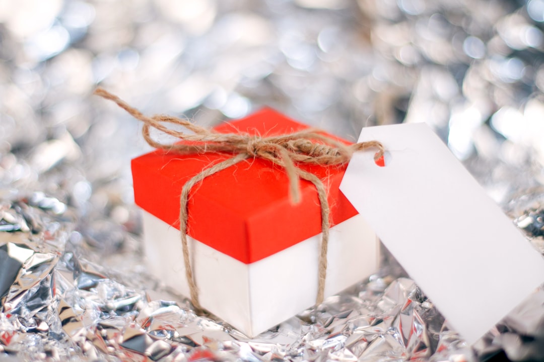 Celebrate Love: Unique Wedding and Anniversary Gifts for the Modern Couple