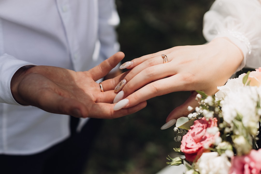 Celebrate Love: Perfect Gifts for Weddings and Anniversaries