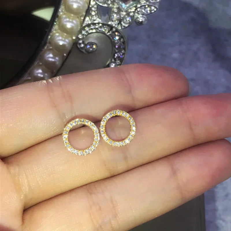 Minimalist Crystal Round Stud Earrings – Sparkling CZ Everyday Jewelry
