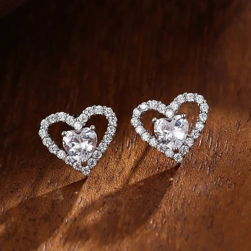 Minimalist Crystal Round Stud Earrings – Sparkling CZ Everyday Jewelry