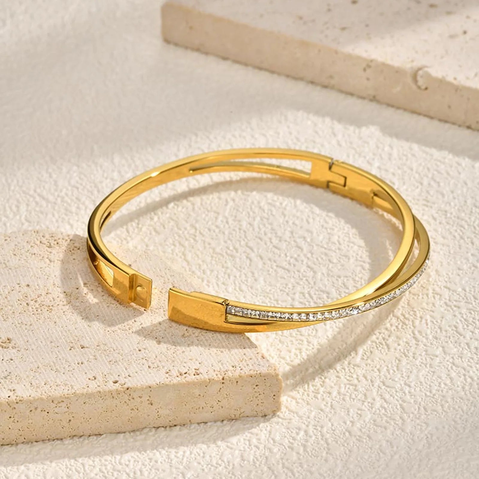 Shiny Zircon Crossed Bangle 